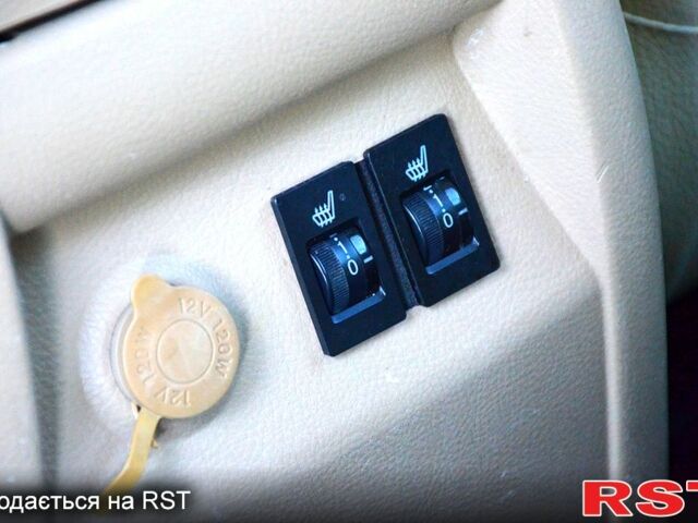 Білий Хендай Санта Фе, об'ємом двигуна 2.4 л та пробігом 127 тис. км за 13800 $, фото 6 на Automoto.ua