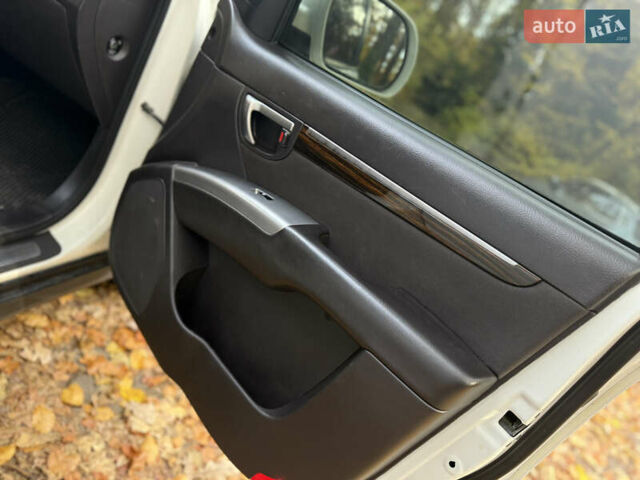 Белый Хендай Санта Фе, объемом двигателя 2.2 л и пробегом 218 тыс. км за 12450 $, фото 60 на Automoto.ua