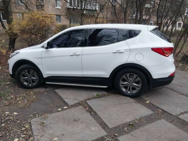 Белый Хендай Санта Фе, объемом двигателя 2.2 л и пробегом 160 тыс. км за 16000 $, фото 1 на Automoto.ua