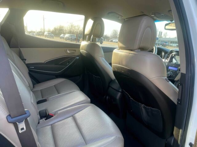 Белый Хендай Санта Фе, объемом двигателя 2.4 л и пробегом 90 тыс. км за 11000 $, фото 9 на Automoto.ua