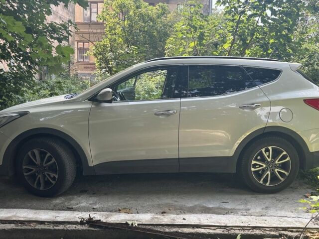 Хендай Санта Фе 2013 в Черновцах на Automoto.ua Белый Хендай Санта Фе, объемом двигателя 2.2 л и пробегом 235 тыс. км за 12432 $, фото 9 на Automoto.ua