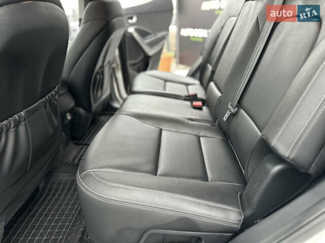 Білий Хендай Санта Фе, об'ємом двигуна 2.2 л та пробігом 124 тис. км за 18700 $, фото 60 на Automoto.ua