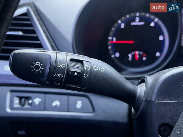 Білий Хендай Санта Фе, об'ємом двигуна 2 л та пробігом 223 тис. км за 17900 $, фото 18 на Automoto.ua