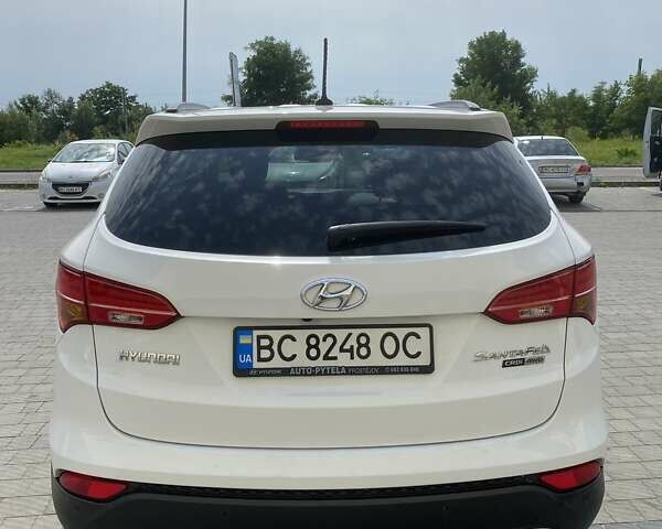 Белый Хендай Санта Фе, объемом двигателя 2.2 л и пробегом 214 тыс. км за 23000 $, фото 5 на Automoto.ua