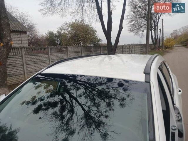 Белый Хендай Санта Фе, объемом двигателя 2.2 л и пробегом 124 тыс. км за 16500 $, фото 13 на Automoto.ua