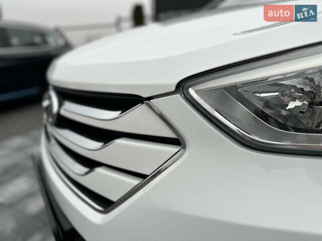 Білий Хендай Санта Фе, об'ємом двигуна 2.2 л та пробігом 124 тис. км за 18700 $, фото 32 на Automoto.ua