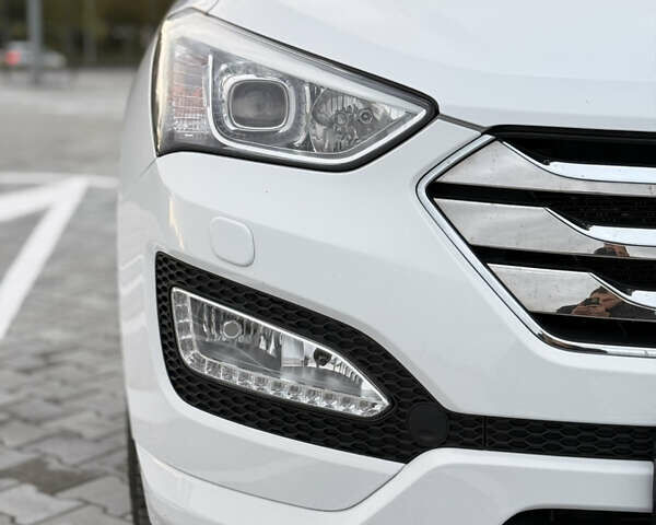 Белый Хендай Санта Фе, объемом двигателя 2.2 л и пробегом 184 тыс. км за 17399 $, фото 12 на Automoto.ua