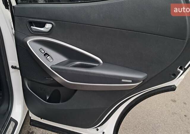 Белый Хендай Санта Фе, объемом двигателя 2 л и пробегом 183 тыс. км за 17300 $, фото 19 на Automoto.ua