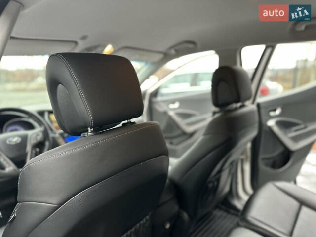 Білий Хендай Санта Фе, об'ємом двигуна 2.2 л та пробігом 124 тис. км за 18700 $, фото 62 на Automoto.ua