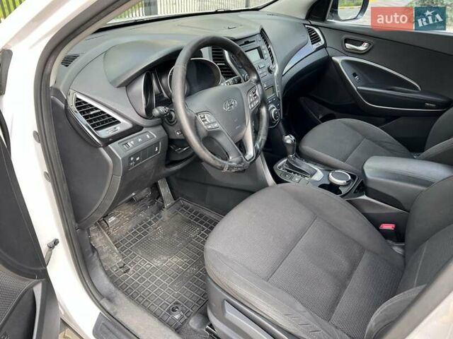Білий Хендай Санта Фе, об'ємом двигуна 2.36 л та пробігом 249 тис. км за 14950 $, фото 9 на Automoto.ua