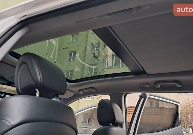 Белый Хендай Санта Фе, объемом двигателя 2 л и пробегом 183 тыс. км за 17300 $, фото 15 на Automoto.ua