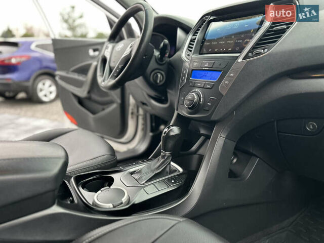 Білий Хендай Санта Фе, об'ємом двигуна 2.2 л та пробігом 124 тис. км за 18700 $, фото 73 на Automoto.ua