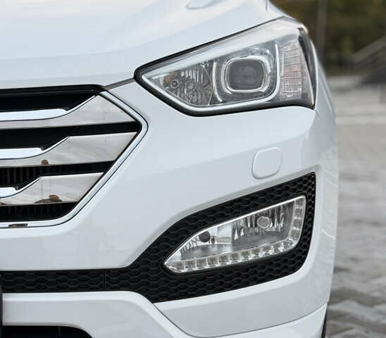 Белый Хендай Санта Фе, объемом двигателя 2.2 л и пробегом 184 тыс. км за 17399 $, фото 11 на Automoto.ua