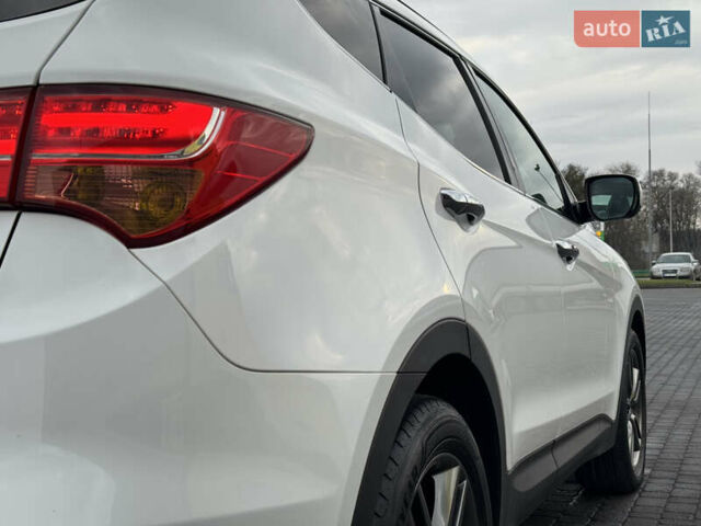 Білий Хендай Санта Фе, об'ємом двигуна 2.2 л та пробігом 185 тис. км за 17800 $, фото 16 на Automoto.ua