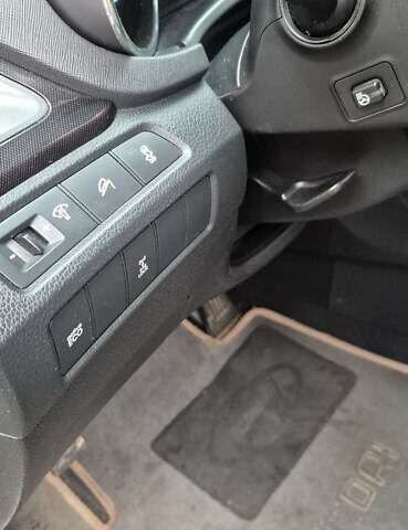 Білий Хендай Санта Фе, об'ємом двигуна 2.2 л та пробігом 212 тис. км за 16500 $, фото 25 на Automoto.ua