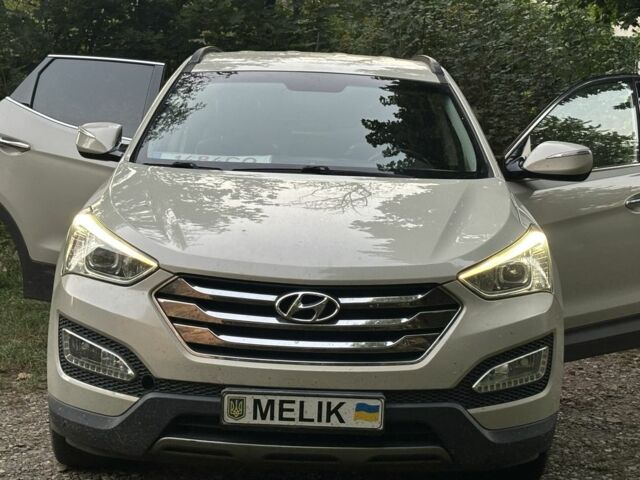 Хендай Санта Фе 2013 в Черновцах на Automoto.ua Белый Хендай Санта Фе, объемом двигателя 2.2 л и пробегом 235 тыс. км за 12432 $, фото 4 на Automoto.ua