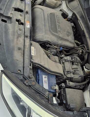 Білий Хендай Санта Фе, об'ємом двигуна 2.2 л та пробігом 212 тис. км за 16500 $, фото 17 на Automoto.ua