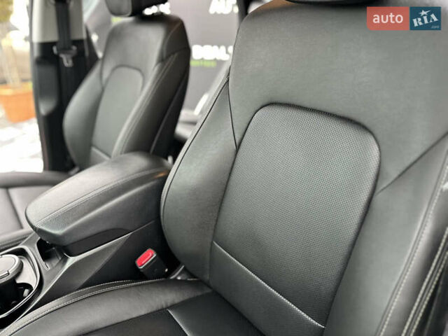 Білий Хендай Санта Фе, об'ємом двигуна 2.2 л та пробігом 124 тис. км за 18700 $, фото 51 на Automoto.ua