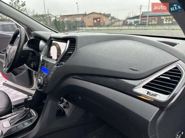 Білий Хендай Санта Фе, об'ємом двигуна 2.2 л та пробігом 124 тис. км за 18700 $, фото 71 на Automoto.ua