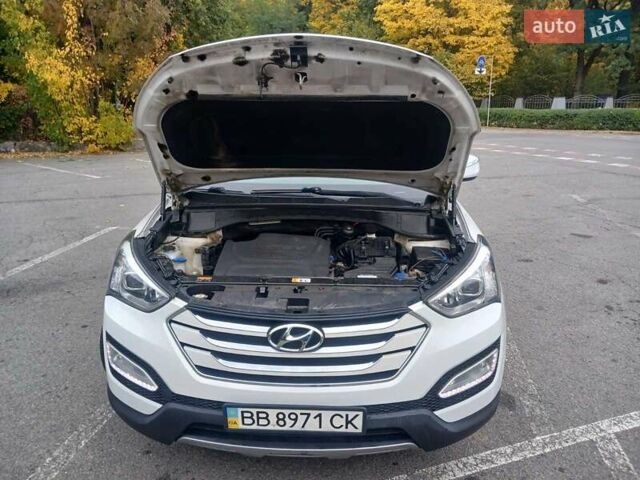 Хендай Санта Фе 2013 в Полтаве на Automoto.ua Белый Хендай Санта Фе, объемом двигателя 2.2 л и пробегом 123 тыс. км за 16999 $, фото 14 на Automoto.ua