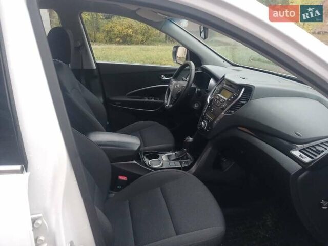 Белый Хендай Санта Фе, объемом двигателя 2.2 л и пробегом 124 тыс. км за 16500 $, фото 23 на Automoto.ua