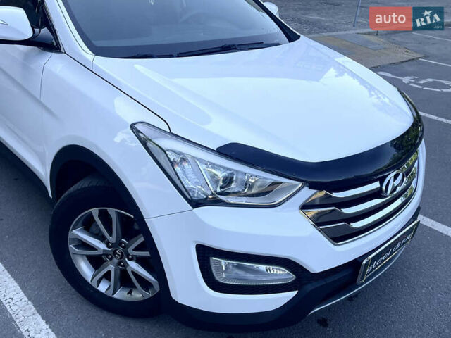 Білий Хендай Санта Фе, об'ємом двигуна 2 л та пробігом 223 тис. км за 17900 $, фото 3 на Automoto.ua