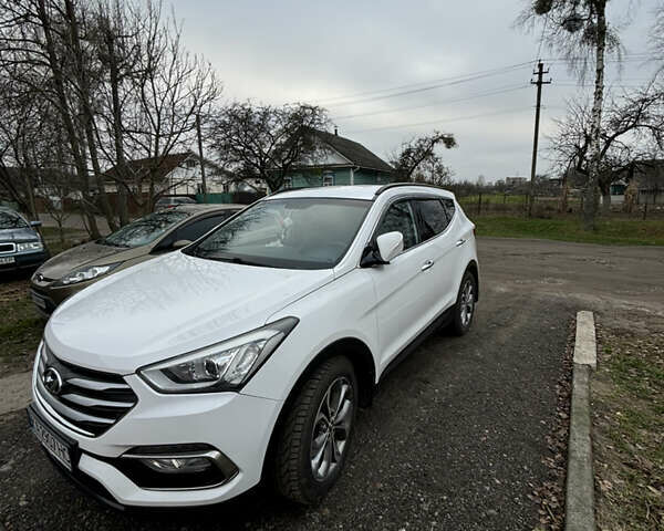 Белый Хендай Санта Фе, объемом двигателя 2.36 л и пробегом 193 тыс. км за 16800 $, фото 2 на Automoto.ua