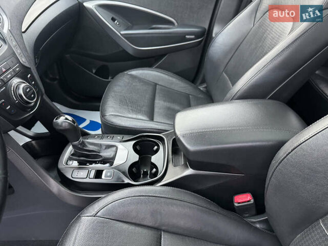 Білий Хендай Санта Фе, об'ємом двигуна 2.2 л та пробігом 185 тис. км за 17800 $, фото 27 на Automoto.ua