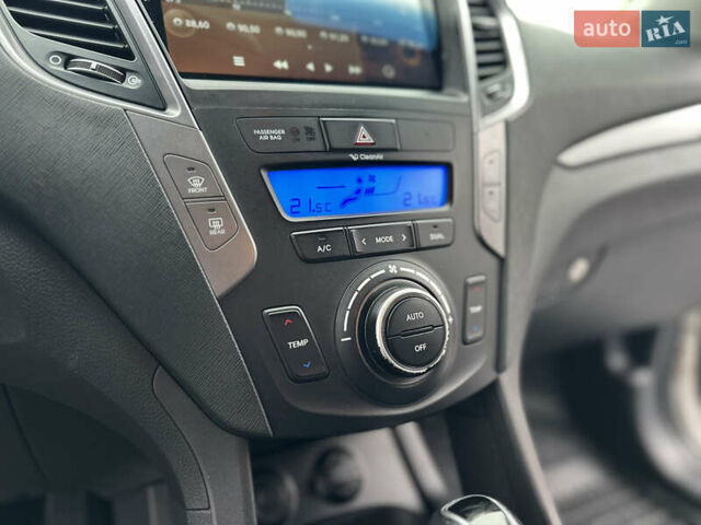 Білий Хендай Санта Фе, об'ємом двигуна 2.2 л та пробігом 124 тис. км за 18700 $, фото 57 на Automoto.ua