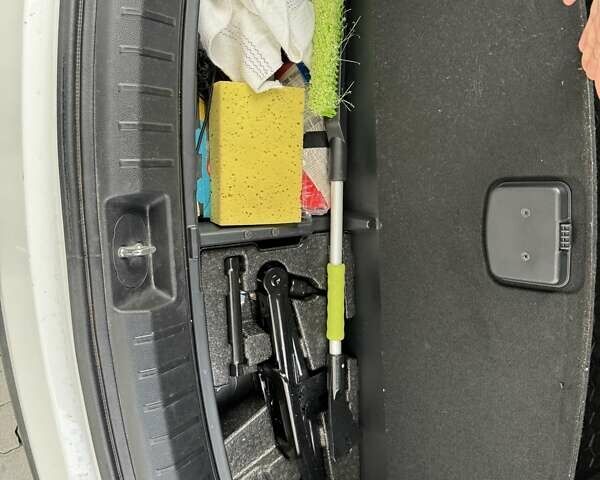 Белый Хендай Санта Фе, объемом двигателя 2 л и пробегом 160 тыс. км за 14500 $, фото 10 на Automoto.ua