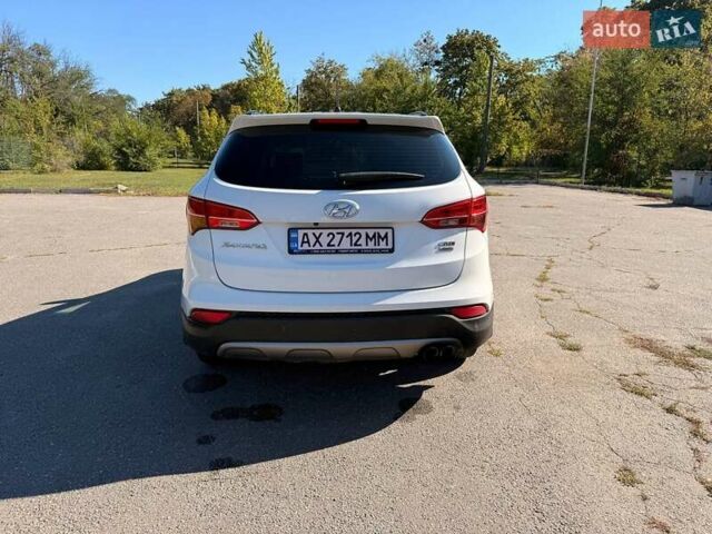 Белый Хендай Санта Фе, объемом двигателя 2.2 л и пробегом 306 тыс. км за 17500 $, фото 3 на Automoto.ua