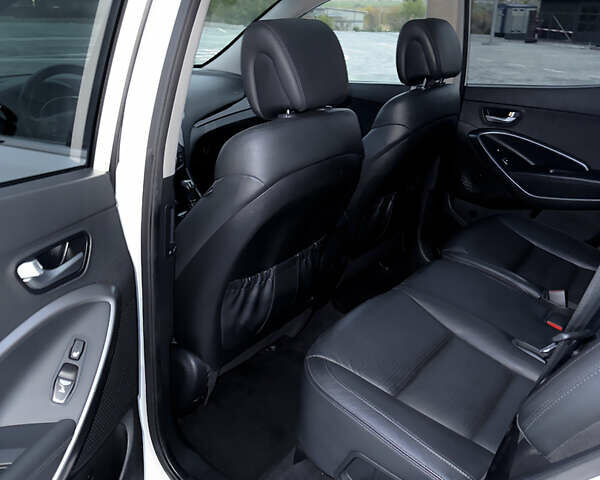 Белый Хендай Санта Фе, объемом двигателя 2.2 л и пробегом 184 тыс. км за 17399 $, фото 17 на Automoto.ua