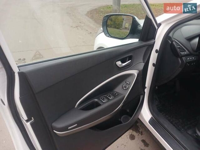 Белый Хендай Санта Фе, объемом двигателя 2.2 л и пробегом 124 тыс. км за 16500 $, фото 18 на Automoto.ua