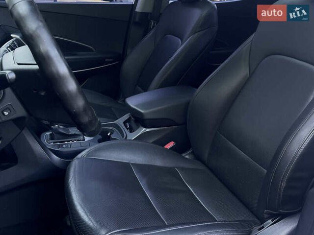 Білий Хендай Санта Фе, об'ємом двигуна 2 л та пробігом 223 тис. км за 17900 $, фото 17 на Automoto.ua