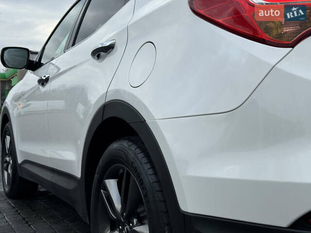 Білий Хендай Санта Фе, об'ємом двигуна 2.2 л та пробігом 185 тис. км за 17800 $, фото 15 на Automoto.ua