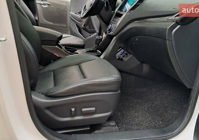 Белый Хендай Санта Фе, объемом двигателя 2 л и пробегом 183 тыс. км за 17300 $, фото 22 на Automoto.ua