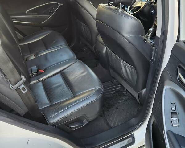 Белый Хендай Санта Фе, объемом двигателя 2.2 л и пробегом 250 тыс. км за 14150 $, фото 8 на Automoto.ua