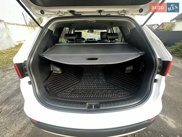 Белый Хендай Санта Фе, объемом двигателя 2.2 л и пробегом 123 тыс. км за 17300 $, фото 30 на Automoto.ua