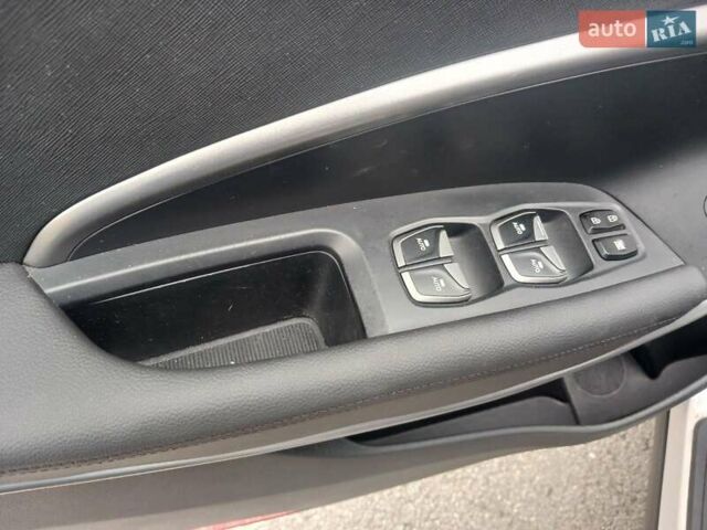 Хендай Санта Фе 2013 в Полтаве на Automoto.ua Белый Хендай Санта Фе, объемом двигателя 2.2 л и пробегом 123 тыс. км за 16999 $, фото 25 на Automoto.ua