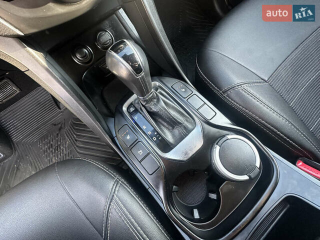 Белый Хендай Санта Фе, объемом двигателя 2.2 л и пробегом 123 тыс. км за 17300 $, фото 64 на Automoto.ua