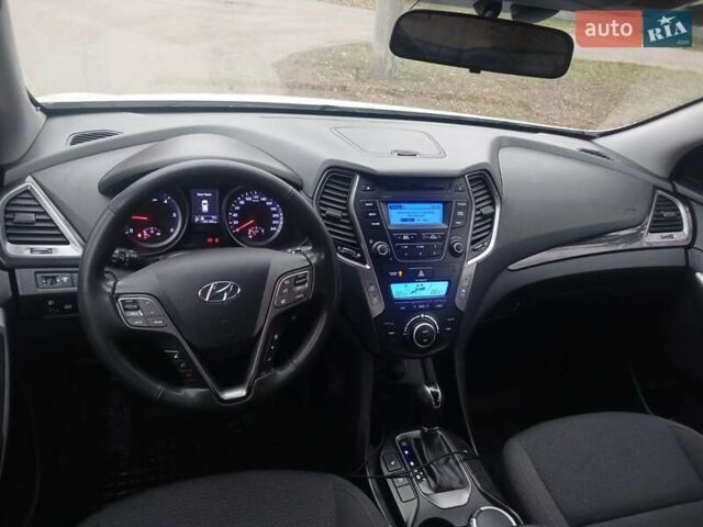 Белый Хендай Санта Фе, объемом двигателя 2.2 л и пробегом 124 тыс. км за 16500 $, фото 14 на Automoto.ua