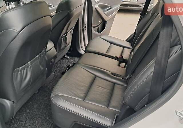 Белый Хендай Санта Фе, объемом двигателя 2 л и пробегом 183 тыс. км за 17300 $, фото 14 на Automoto.ua