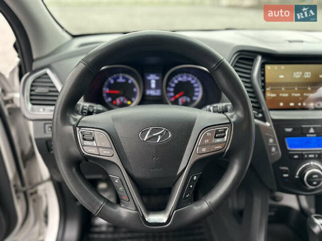 Білий Хендай Санта Фе, об'ємом двигуна 2.2 л та пробігом 124 тис. км за 18700 $, фото 55 на Automoto.ua