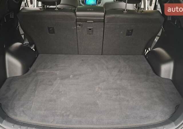 Белый Хендай Санта Фе, объемом двигателя 2 л и пробегом 183 тыс. км за 17300 $, фото 16 на Automoto.ua