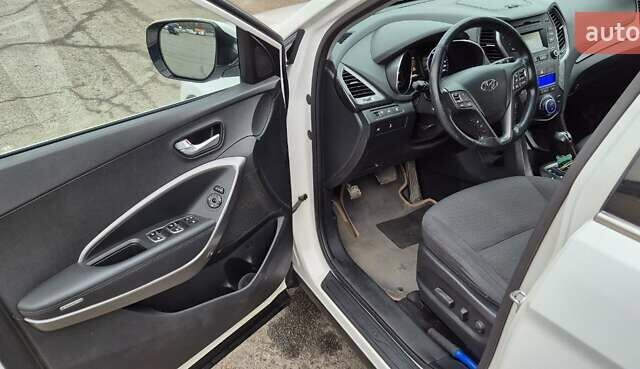 Білий Хендай Санта Фе, об'ємом двигуна 2.2 л та пробігом 212 тис. км за 16500 $, фото 10 на Automoto.ua