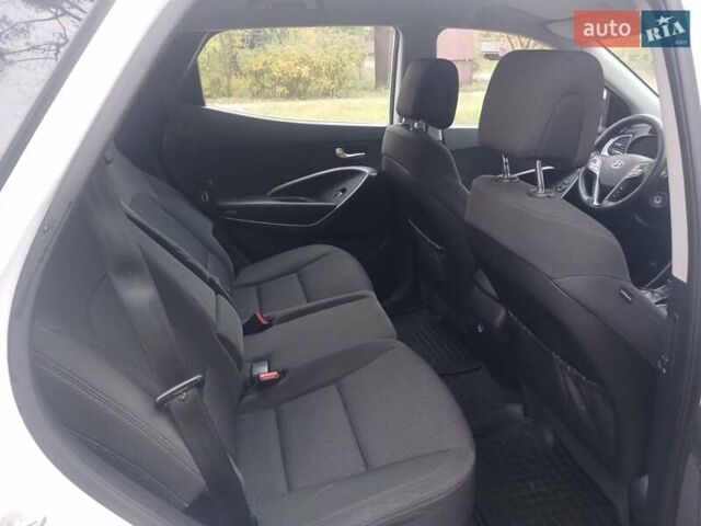 Белый Хендай Санта Фе, объемом двигателя 2.2 л и пробегом 124 тыс. км за 16500 $, фото 21 на Automoto.ua