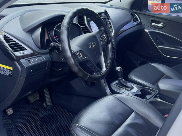 Білий Хендай Санта Фе, об'ємом двигуна 2 л та пробігом 223 тис. км за 17900 $, фото 12 на Automoto.ua