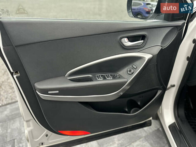 Білий Хендай Санта Фе, об'ємом двигуна 2.2 л та пробігом 124 тис. км за 18700 $, фото 59 на Automoto.ua