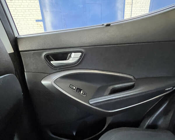 Білий Хендай Санта Фе, об'ємом двигуна 2 л та пробігом 156 тис. км за 13200 $, фото 1 на Automoto.ua