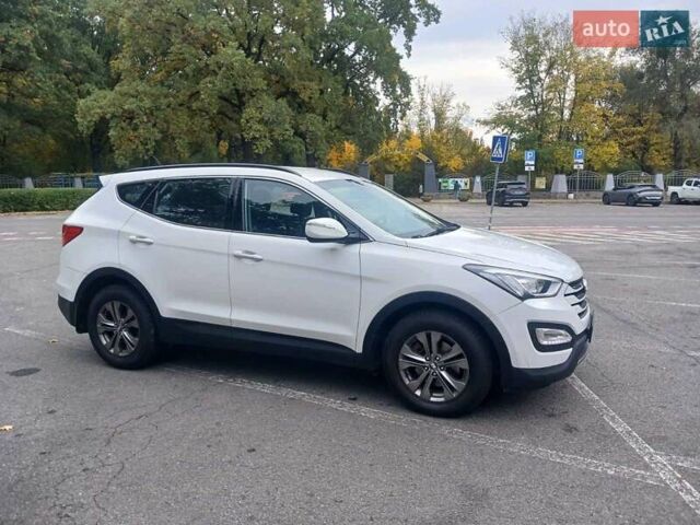 Хендай Санта Фе 2013 в Полтаве на Automoto.ua Белый Хендай Санта Фе, объемом двигателя 2.2 л и пробегом 123 тыс. км за 16999 $, фото 12 на Automoto.ua